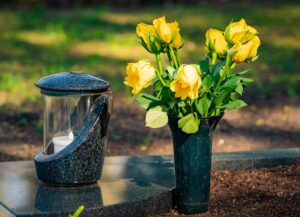 Znicze Fenix 1 Znicz Szklany Z Napisem Jako Wyjatkowy Pomysl Na Spersonalizowana Ozdobe Grobowca